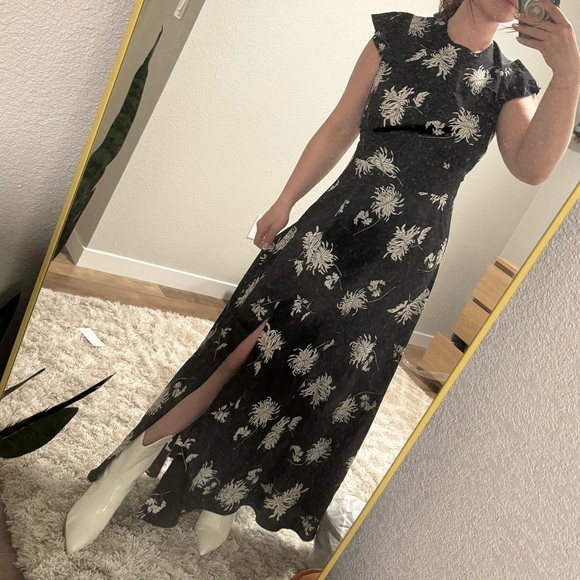 NWT. Open Back Floral Maxi Dress - Picture 3 of 5